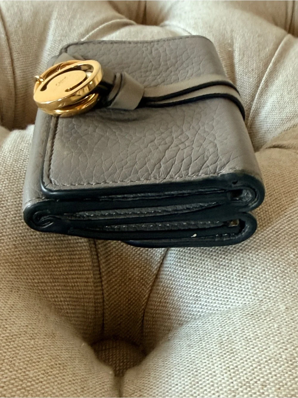 Chloé Alphabet Small Tri-Fold Wallet Cashmere Grey Grained Leather Mini Compact